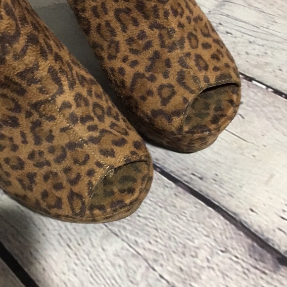 Forever 21 Cheetah print peep toe wedge booties - Picture 4 of 8